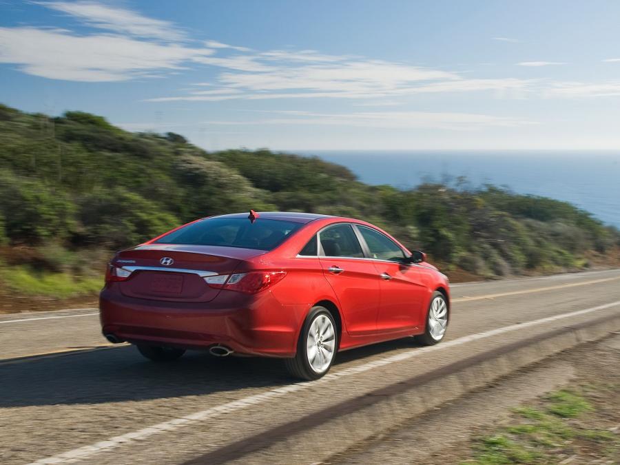  Hyundai Sonata 2010 года  (US) (фото 10 из 16)